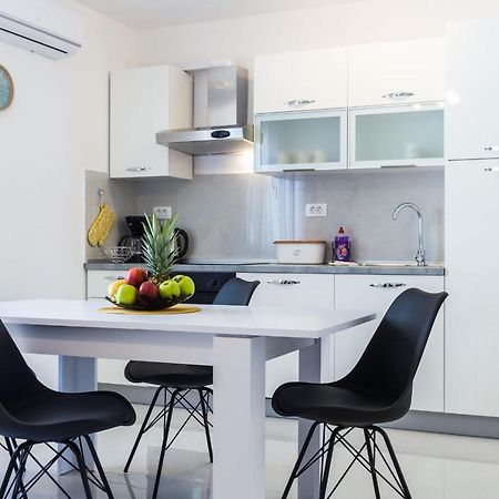 Petra Modern Apartment With Free Parking And Bbq Zadar Zewnętrze zdjęcie