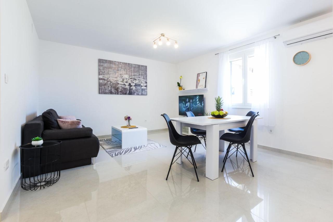 Petra Modern Apartment With Free Parking And Bbq Zadar Zewnętrze zdjęcie