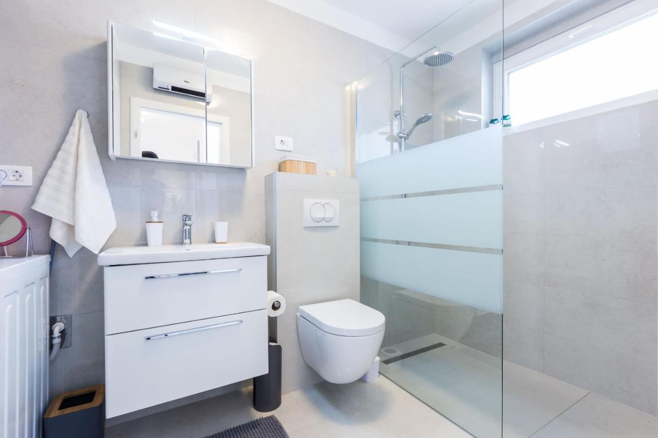 Petra Modern Apartment With Free Parking And Bbq Zadar Zewnętrze zdjęcie