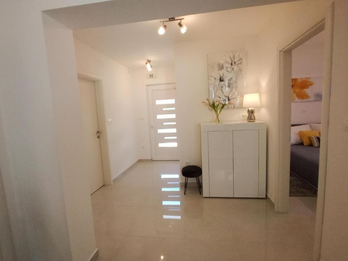 Petra Modern Apartment With Free Parking And Bbq Zadar Zewnętrze zdjęcie